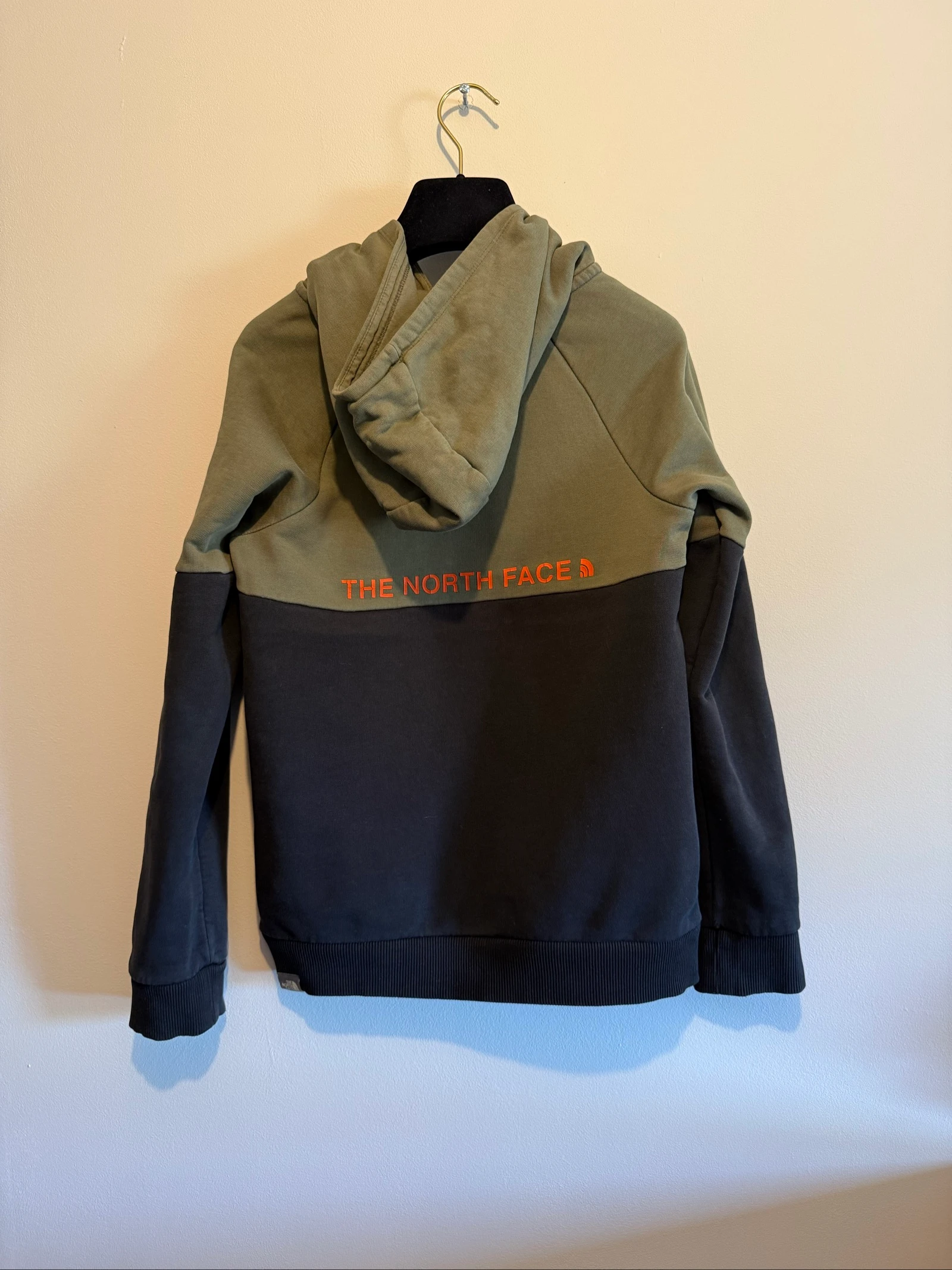Sudadera The North Face junior L 11/12 años caqui negro con logo naranja – photo 2